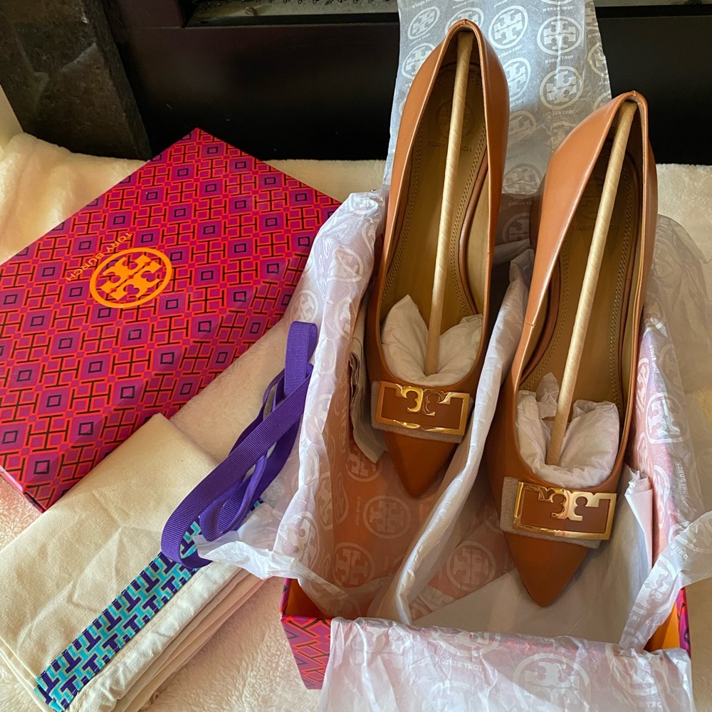 Tory Burch GIGI Wedge Pumps - Picture 3 of 7